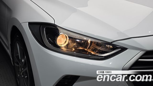 Hyundai AVANTE 2018 — photo 8