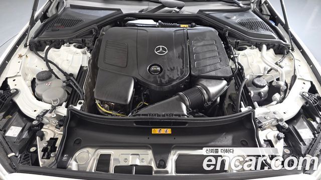 Mercedes-Benz E-Class 2025 — photo 6