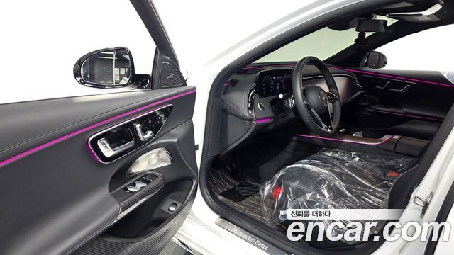 Mercedes-Benz E-Class 2025 — photo 13