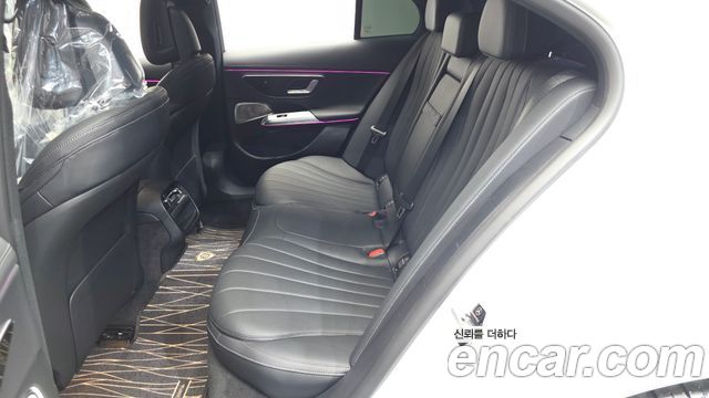 Mercedes-Benz E-Class 2025 — photo 17
