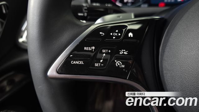 Mercedes-Benz E-Class 2025 — photo 21