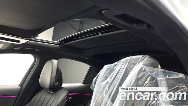 Mercedes-Benz E-Class 2025 — photo 22