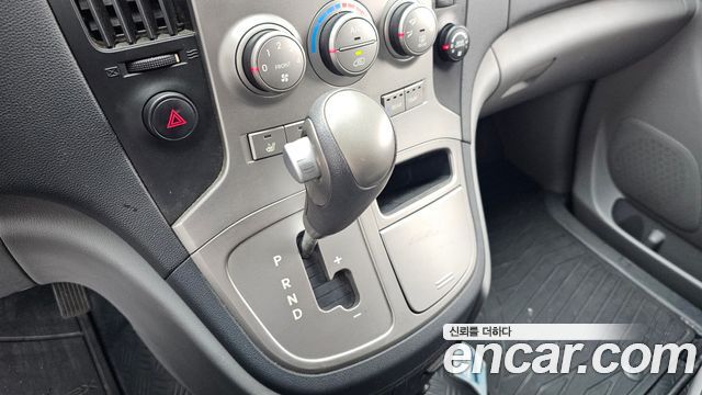 Hyundai Starex 2011 — photo 9