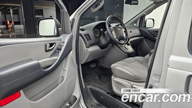 Hyundai Starex 2011 — photo 10