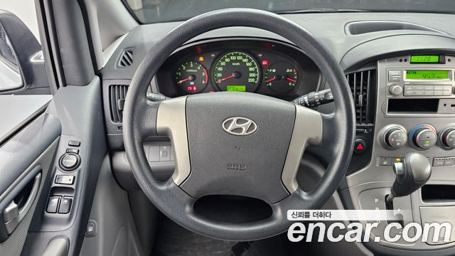 Hyundai Starex 2011 — photo 14