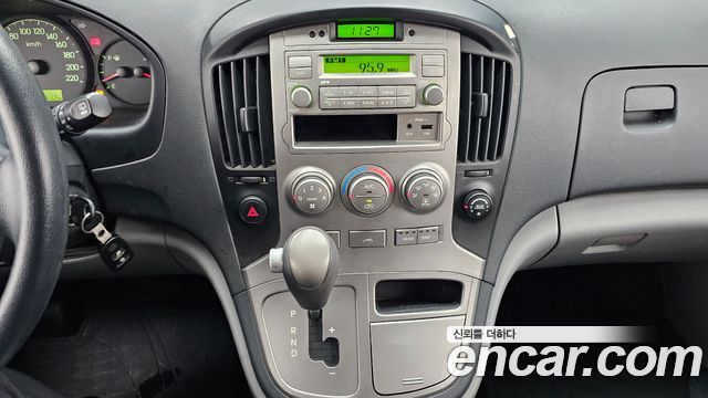 Hyundai Starex 2011 — photo 15