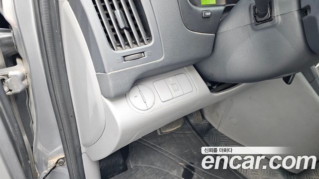 Hyundai Starex 2011 — photo 17