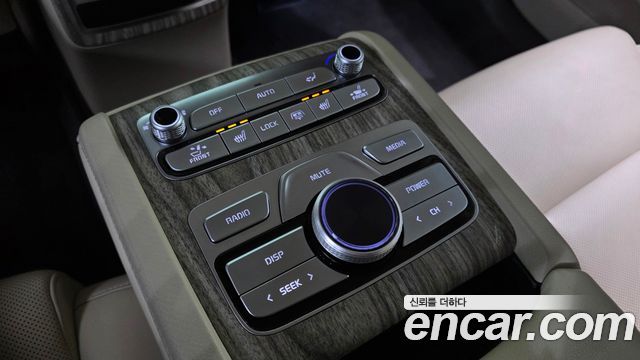 Kia K9 2022 — photo 30