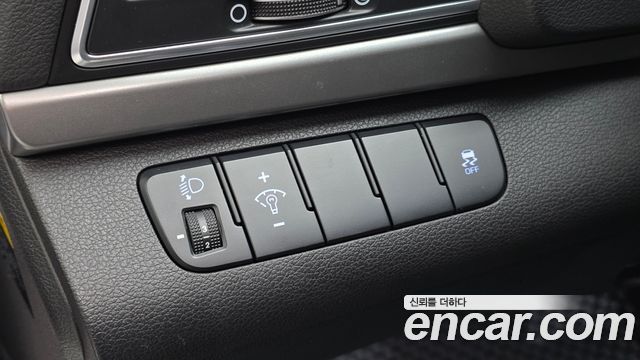 Hyundai AVANTE 2016 — photo 13