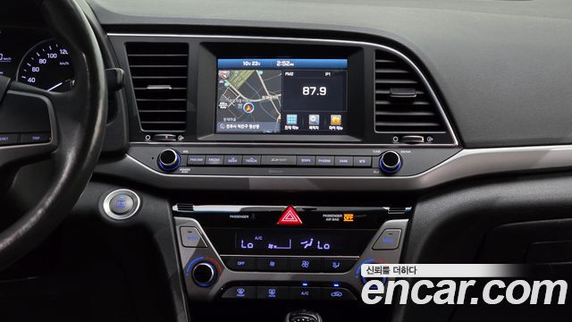 Hyundai AVANTE 2016 — photo 16