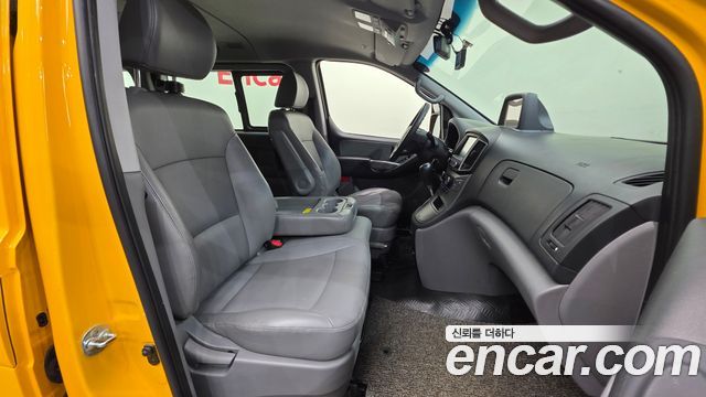 Hyundai Starex 2021 — photo 13