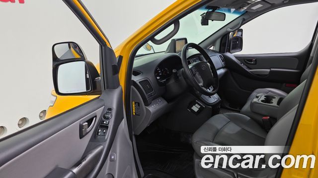 Hyundai Starex 2021 — photo 17