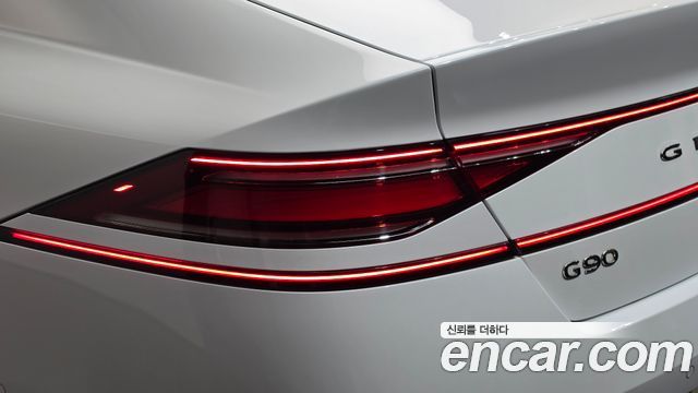 Genesis G90 2023 — photo 9