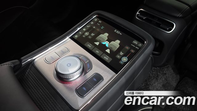 Genesis G90 2023 — photo 33