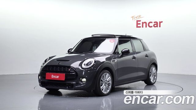 Mini Cooper 2015 — photo 1