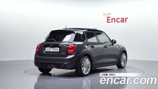 Mini Cooper 2015 — photo 2