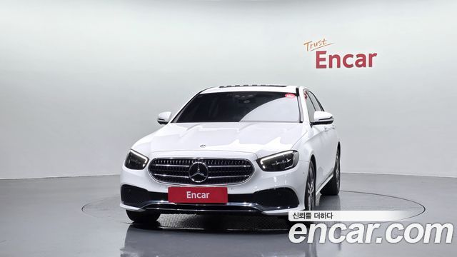 Mercedes-Benz E-Class 2023 — photo 3