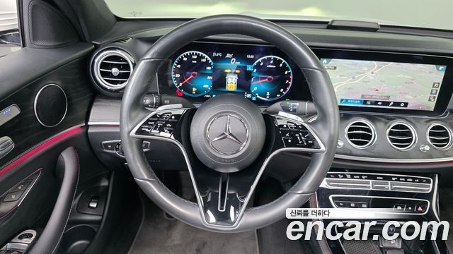 Mercedes-Benz E-Class 2023 — photo 19