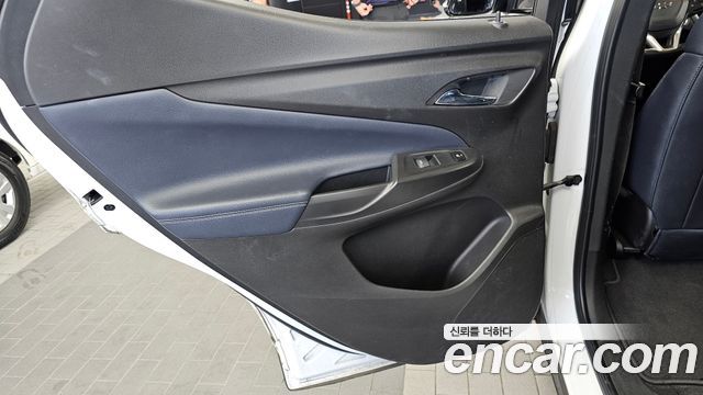 Chevrolet Korea 볼트 EUV 2022 — photo 15