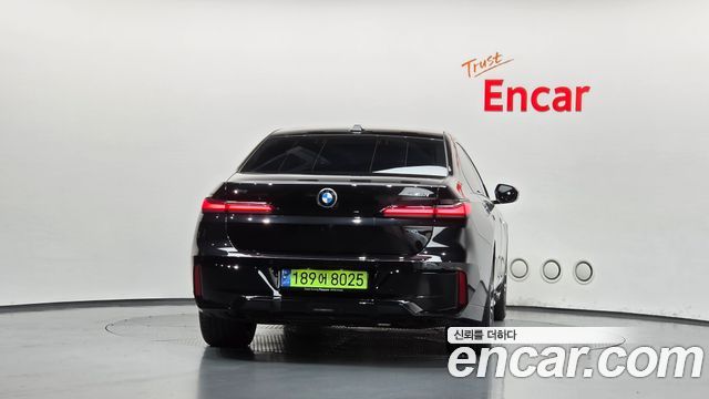 BMW 7-Series 2025 — photo 4