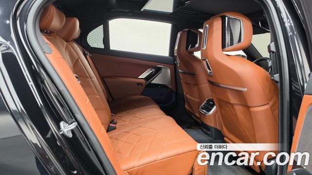 BMW 7-Series 2025 — photo 11