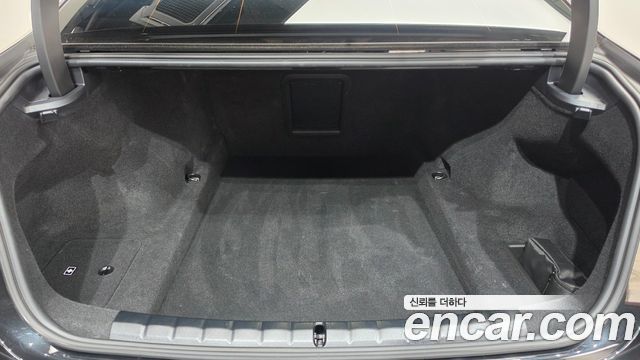 BMW 7-Series 2025 — photo 19