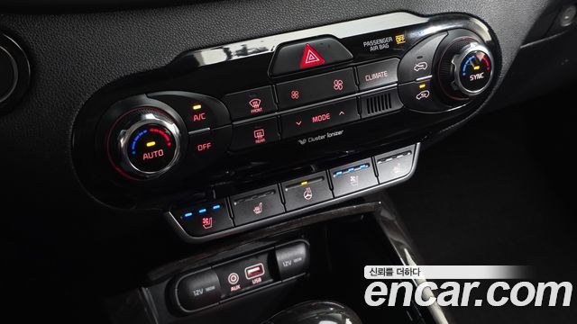 Kia Sorento 2016 — photo 24
