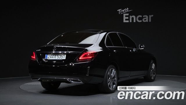 Mercedes-Benz C-Class 2020 — photo 2