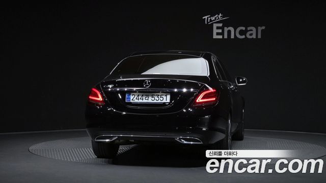Mercedes-Benz C-Class 2020 — photo 4
