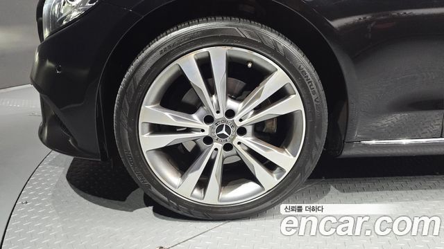 Mercedes-Benz C-Class 2020 — photo 5