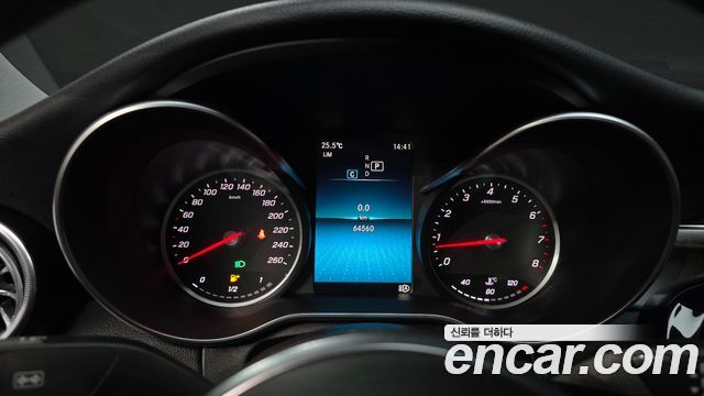 Mercedes-Benz C-Class 2020 — photo 11