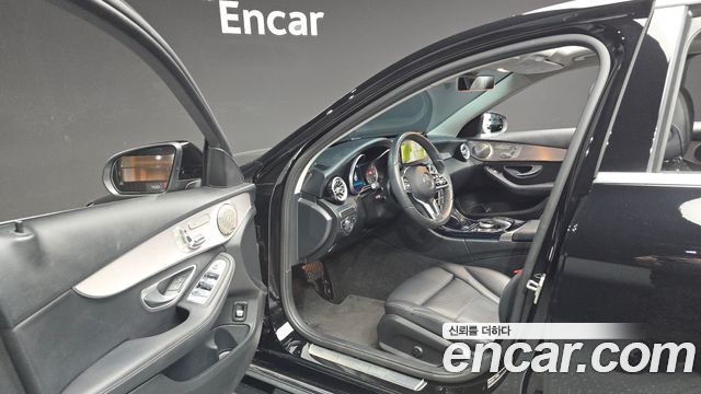 Mercedes-Benz C-Class 2020 — photo 13
