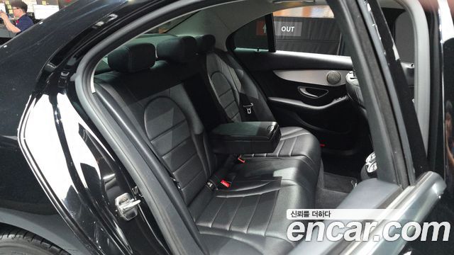 Mercedes-Benz C-Class 2020 — photo 17