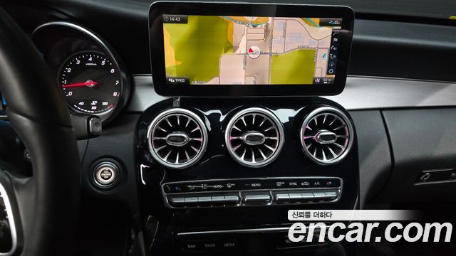 Mercedes-Benz C-Class 2020 — photo 23