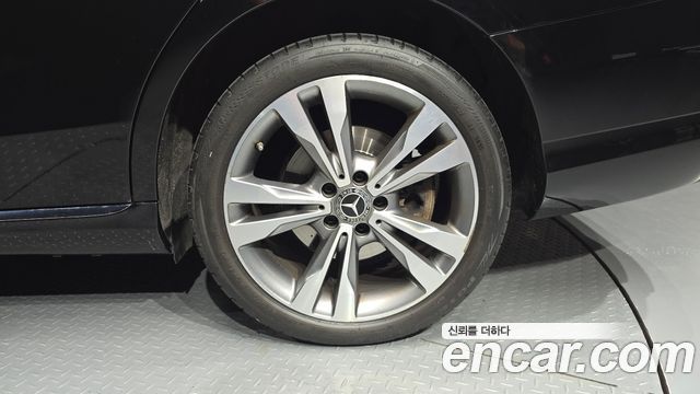 Mercedes-Benz C-Class 2020 — photo 7