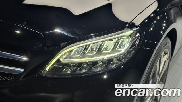 Mercedes-Benz C-Class 2020 — photo 8