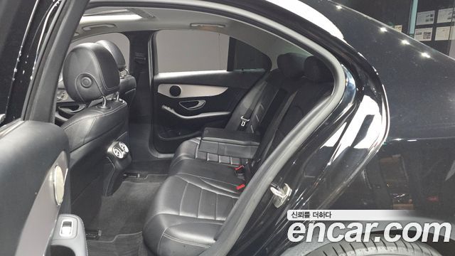 Mercedes-Benz C-Class 2020 — photo 16