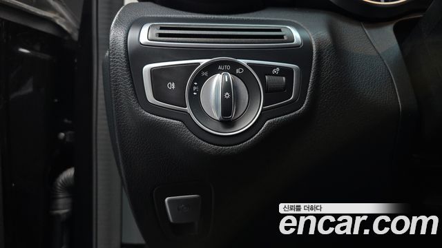 Mercedes-Benz C-Class 2020 — photo 27
