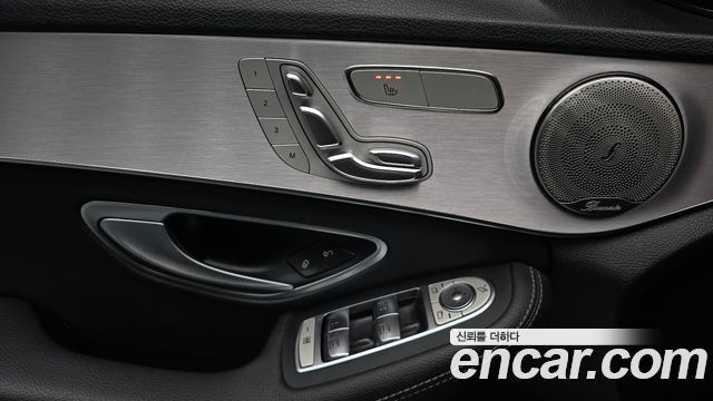 Mercedes-Benz C-Class 2020 — photo 28