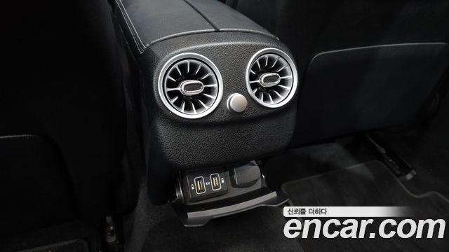 Mercedes-Benz C-Class 2020 — photo 29
