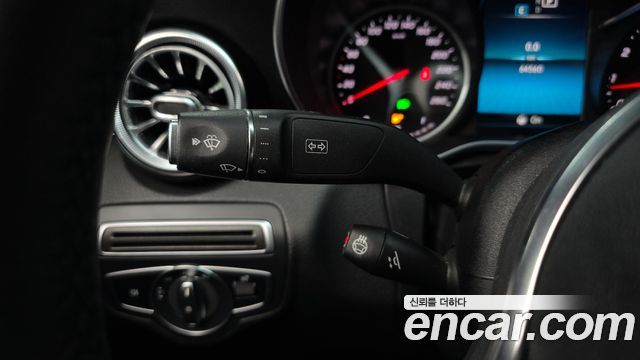 Mercedes-Benz C-Class 2020 — photo 30
