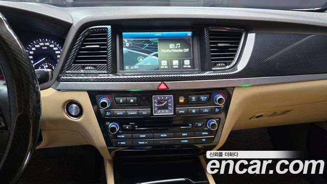 Genesis G80 2018 — photo 14