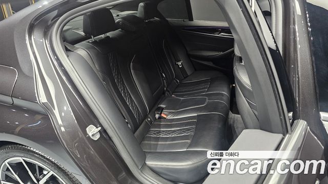 BMW 5-Series 2021 — photo 17