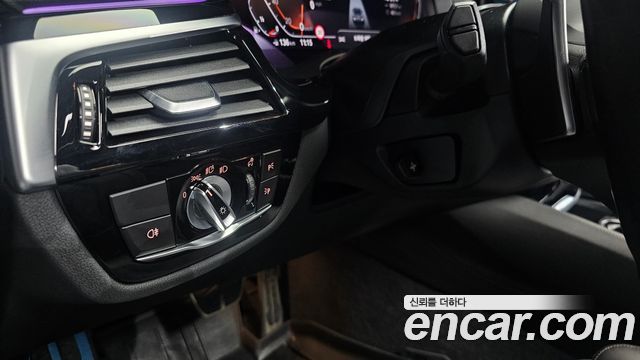 BMW 5-Series 2021 — photo 22