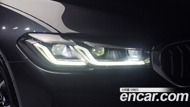 BMW 5-Series 2021 — photo 8