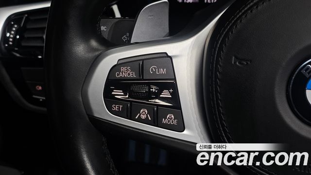 BMW 5-Series 2021 — photo 29