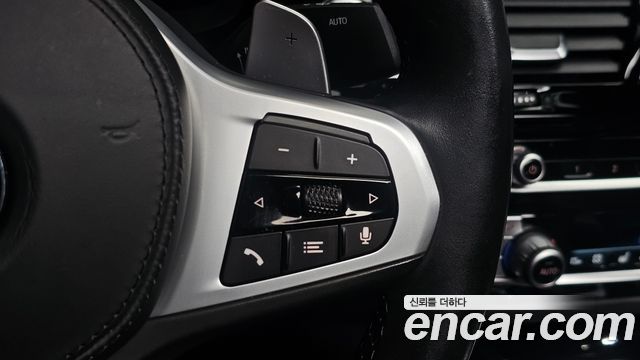 BMW 5-Series 2021 — photo 30