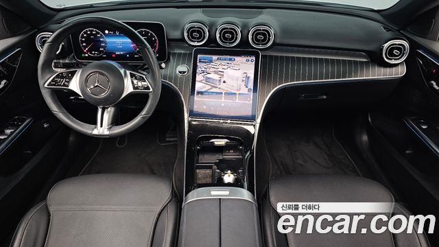 Mercedes-Benz C-Class 2023 — photo 10