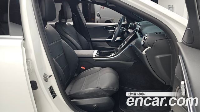 Mercedes-Benz C-Class 2023 — photo 18