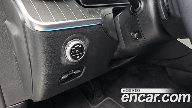 Mercedes-Benz C-Class 2023 — photo 22